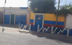 إنزكان : تثبيت حواجز وقائية أمام وبجنبات المؤسسات التعليمية، وسط استحسان الساكنة وأولياء الأمور 11 إنزكان1