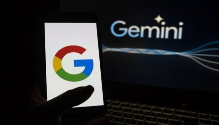 غوغل تُوقف مؤقتًا ميزة توليد الصور بالذكاء الاصطناعي “Gemini” بعد اكتشاف معلومات غير دقيقة في الصور التاريخية غوغل تُوقف مؤقتًا ميزة توليد الصور بالذكاء الاصطناعي "Gemini" بعد اكتشاف معلومات غير دقيقة في الصور التاريخية