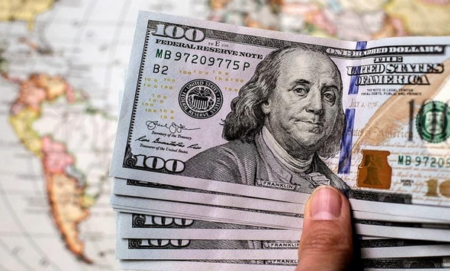 الدولار يتراجع إلى أدنى مستوى مقابل اليورو. الدولار يتراجع إلى أدنى مستوى مقابل اليورو.
