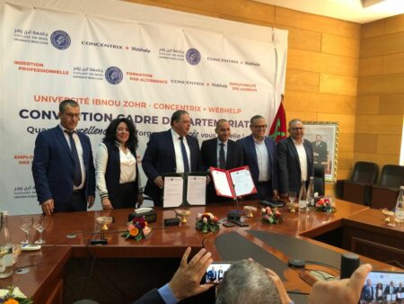 أكادير: جامعة إبن زهر و شركة "webhelp" توقعان عقد شراكة استراتيجية عنوانها: "تدوير العجلة الاقتصادية عن طريق خريجي الجامعات"