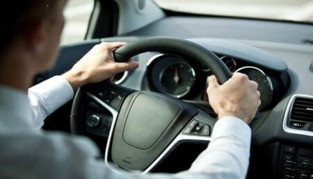 أكادير : سلوكات طرقية خطيرة تؤرق بال السائقين، وتعرض حياتهم للخطر