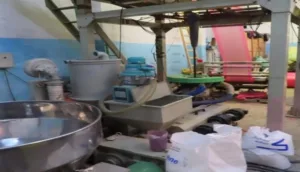 قنبلة موقوتة.. مصانع عشوائية تثير مخاوف فعاليات جمعوية، وسط مطالب بتفعيل المراقبة