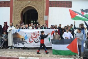 مغاربة ينددون بتجويع الفلسطينيين