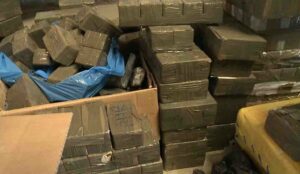 أكادير: إحباط محاولة لتهريب 800 كيلوغرام من مخدر الشيرا بالطريق السيار بأمسكروض 2 التهريب الدولي للمخدرات