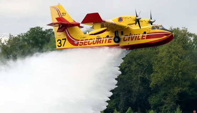 Des avions Canadair jpg