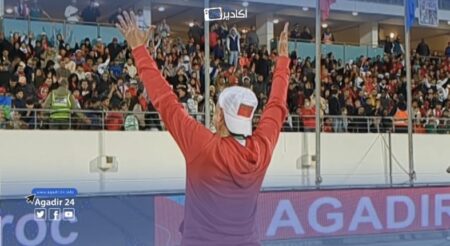 الطقطوقة يبدع و يشعل مدرجات ملعب أدرار في مباراة المغرب و أنغولا. (فيديو)