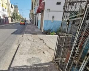 أكادير : الوضعية الكارثية لشارع حيوي تثير غضب المواطنين ومستعملي الطريق