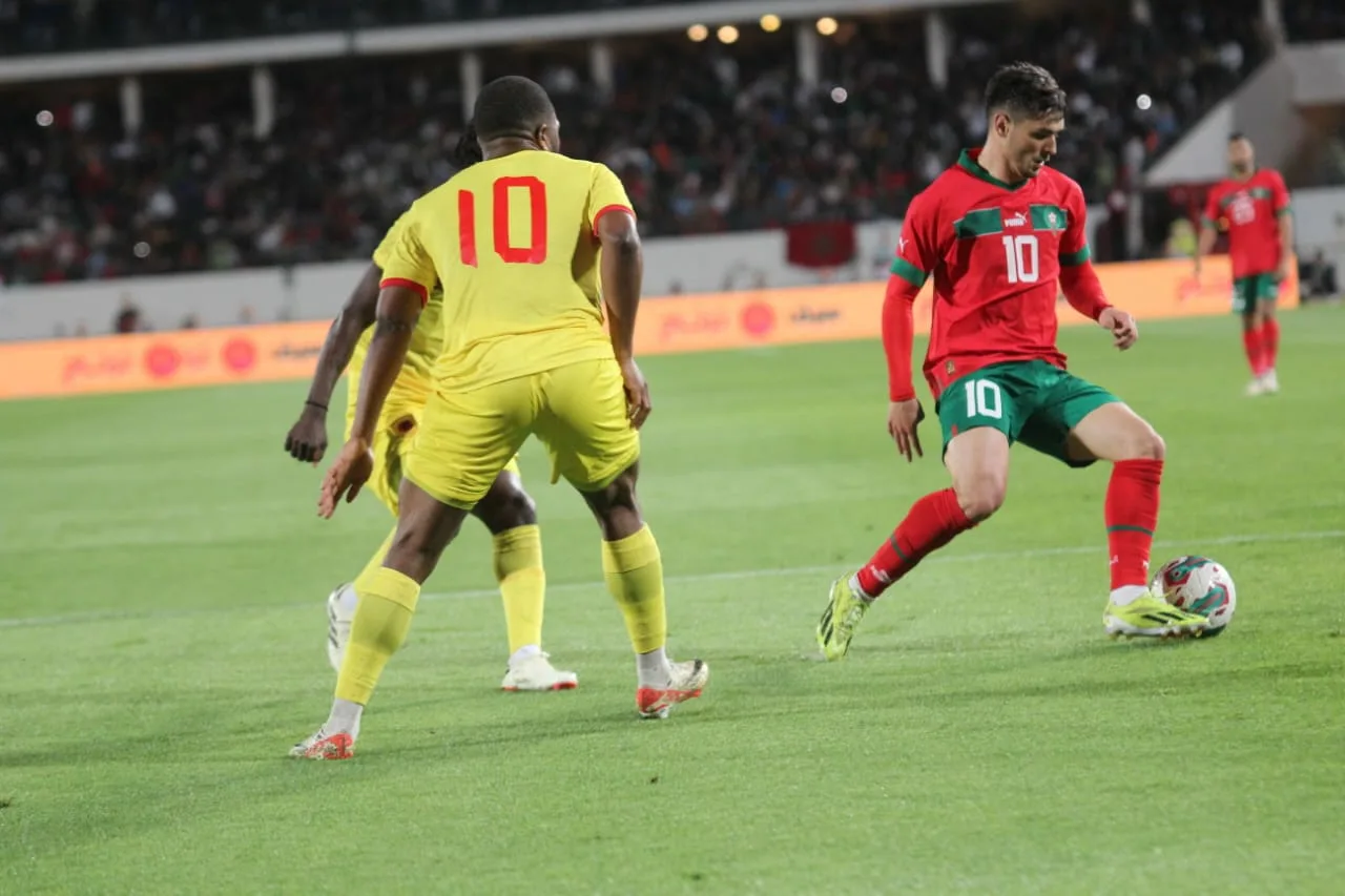 Lequipe nationale marocaine face a lAngola au stade Adrar Agadir 4 jpeg