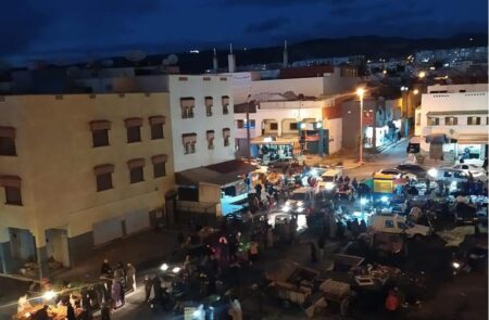أكادير : سوق عشوائي يحول حياة مواطنين بحي إيراك بواركان إلى جحيم لا يطاق.