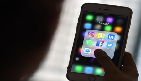 مطالب بتشديد قوانين مكافحة التشهير على مواقع التواصل الاجتماعي.