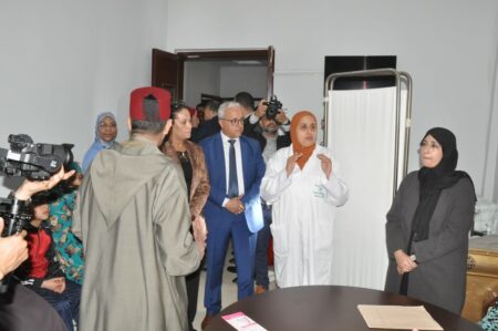 أكادير : والي جهة سوس ماسة يتفقد مشروعاً لصحة الأم والطفل بأيت باها. أكادير : والي جهة سوس ماسة يتفقد مشروعاً لصحة الأم والطفل بأيت باها.