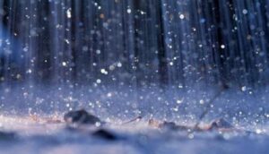 تغيير ملحوظ يطال الحالة الجوية بالمغرب، و أمطار الخير تعود إلى سماء المملكة. 1 Pluie