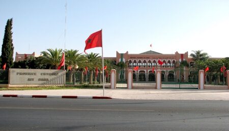 اشتوكة : موظفون يراسلون السلطات العاملية بسبب "التضييق" والاقتطاع من الأجور