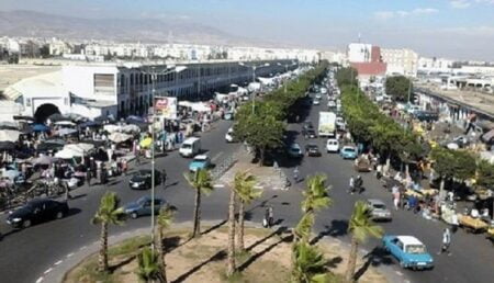 أيت ملول : الساكنة تحتج ضد استمرار احتلال شريط الحزام الأخضر، وتطالب المجلس الجماعي بالتدخل