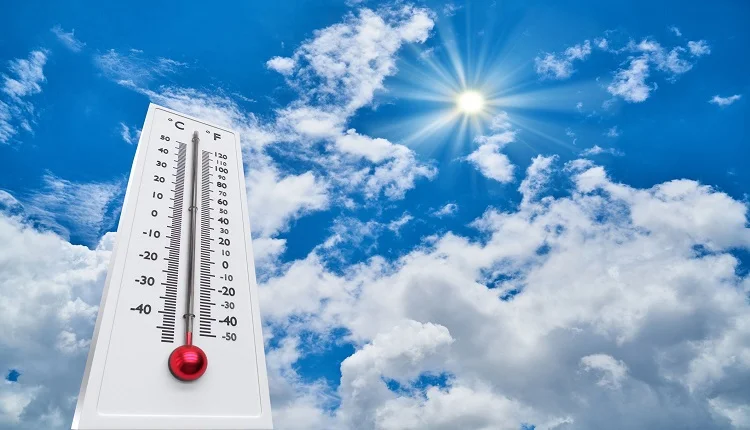 أمطار رعدية ورياح قوية تضرب مناطق واسعة من المملكة اليوم الخميس
