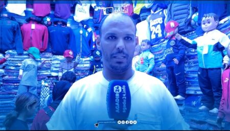 أكادير.. تاجر بسوق الأحد: حتا حنا بغينا نخدمو بالليل فهاد العواشر.. أشنو المشكل؟ أكادير.. تاجر بسوق الأحد: حتا حنا بغينا نخدمو بالليل فهاد العواشر.. أشنو المشكل؟