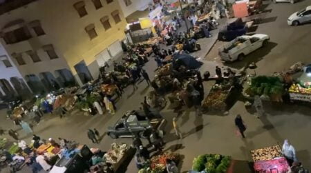 أربع سنوات من الجحيم.. مواطنون يشكون تجاهل شكاياتهم حول سوق عشوائي بأكادير.