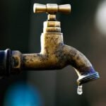 جلسة حاسمة لطي ملف الأساتذة الموقوفين، وسط تحذيرات من عودة الاحتقان إلى قطاع التعليم.
