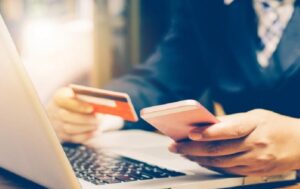 اقتطاعات مفاجئة تثير استياء زبائن وكالات بنكية. 1 Retenues bancaires