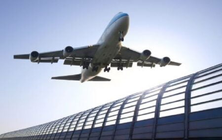 قطاع الطيران بالمغرب يتعزز بشركة جديدة، وسط ترقب احتدام التنافس بين الشركات العاملة في القطاع.