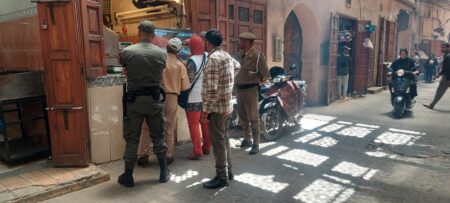 بعد واقعة التسمم الجماعي.. السلطات تشن حملة على "السناكات" بمراكش، وتحجز كميات من الأطعمة الفاسدة