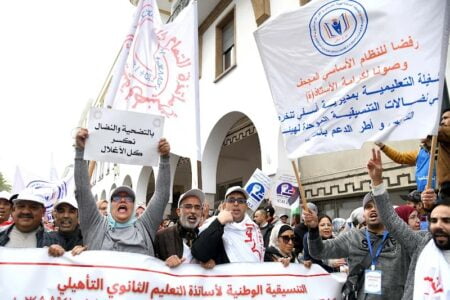 جلسة حاسمة لطي ملف الأساتذة الموقوفين، وسط تحذيرات من عودة الاحتقان إلى قطاع التعليم.