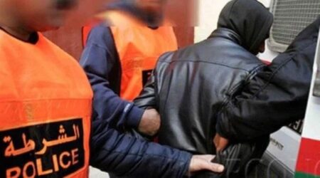شرطة إنزكان و تيكيوين توقفان مروجين للممنوعات في عمليتين أمنيتين منفصلتين. شرطة إنزكان و تيكيوين توقفان مروجين للممنوعات في عمليتين أمنيتين منفصلتين.