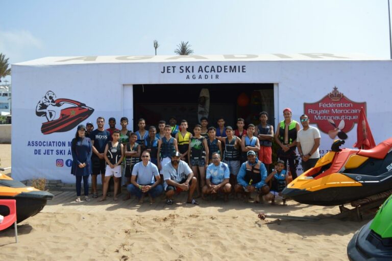 إسدال الستار على فعاليات اليوم الدراسي والرياضي في رياضة الجيت سكي على شاطئ مارينا بأكادير.