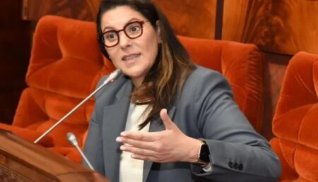 منكوبي الحوز يواجهون المنصوري: "هل تنتظرون منا استئجار الغيوم؟!"