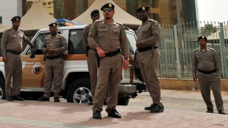 اعتقال مغاربة مخالفين لقواعد الحج، بالمملكة العربية السعودية.