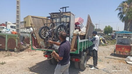 أكادير و بالصور: السلطات تواصل حملاتها الواسعة لتحرير الملك العمومي و مكافحة مقاهي الشيشا.
