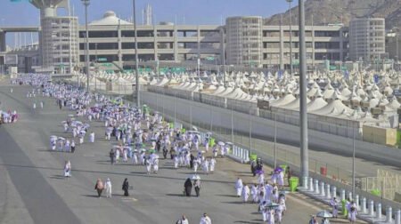 يوم التروية: حجاج بيت الله الحرام يتوافدون إلى صعيد منى في رحلة إيمانية مباركة يوم التروية: حجاج بيت الله الحرام يتوافدون إلى صعيد منى في رحلة إيمانية مباركة