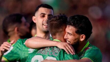 الرجاء يضرب موعدا مع الجيش الملكي في نهائي كأس العرش، بعد انتصار مثير على مولودية وجدة . الرجاء يضرب موعدا مع الجيش الملكي في نهائي كأس العرش، بعد انتصار مثير على مولودية وجدة .
