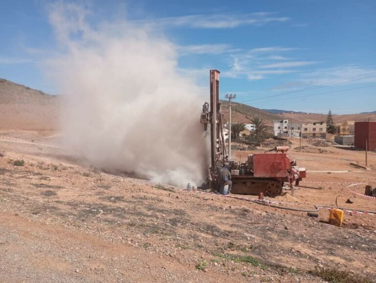 عودة معاناة ساكنة و زوار ميراللفت مع أزمة الماء خلال فصل الصيف، وسط تدمر المواطنين.