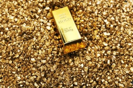 أسعار الذهب تقترب من أعلى مستوى لها على الإطلاق.