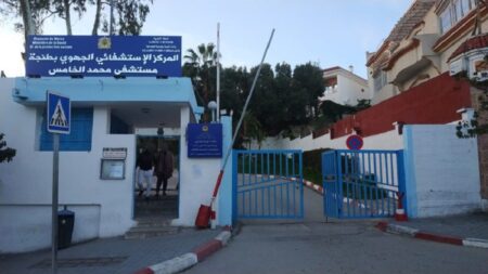 اختناق يصيب مجموعة من الأشخاص داخل إقامة سكنية