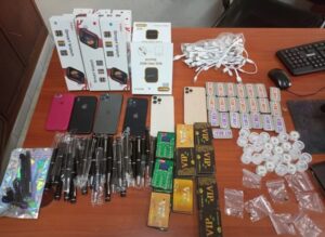الإطاحة بشبكة جديدة لترويج أجهزة إلكترونية تستعمل في الغش تضم 18 شخصا. 11 vip