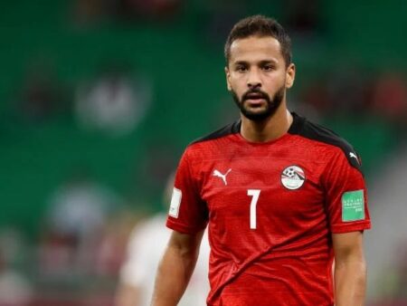 موت الفجأة يباغت لاعبا في صفوف المنتخب المصري.