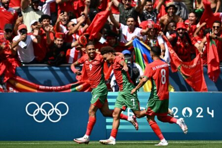 فوز المغرب على الأرجنتين في أولمبياد باريس بعد جدل حول هدف ملغى وأحداث شغب فوز المغرب على الأرجنتين في أولمبياد باريس بعد جدل حول هدف ملغى وأحداث شغب