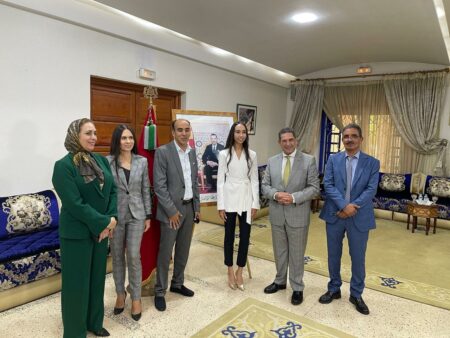 أكادير : الوالي أمزازي يشرف على حفل استقبال التلميذة الحاصلة على أعلى معدل في الباكالوريا بجهة سوس ماسة