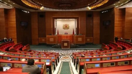 مشادة كلامية في مجلس المستشارين بسبب اتهامات بالاستفادة من ريع توزيع الأراضي