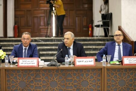 طنجة تستعد لاحتضان مباريات كأس العالم 2030: لفتيت يشدد على ضرورة تسريع وتيرة المشاريع وتعبئة جميع المتدخلين طنجة تستعد لاحتضان مباريات كأس العالم 2030: لفتيت يشدد على ضرورة تسريع وتيرة المشاريع وتعبئة جميع المتدخلين