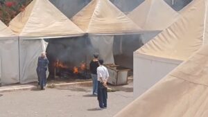 أكادير: اندلاع نيران في خيمة قرب السوق البلدي، يخلف خسائر فادحة. 11 KH3342