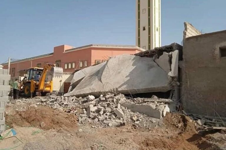 جرافات الهدم تستهدف عشرات البنايات العشوائية في اشتوكة ايت باها