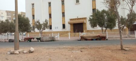 هل الأسواق العشوائية حرام في بعض أحياء مدينة أكادير، وحلال على أخرى ؟