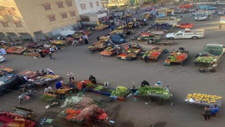 أكادير : معاناة متواصلة لسكان حي “بوركان” مع الباعة الجائلين أكادير : معاناة متواصلة لسكان حي "بوركان" مع الباعة الجائلين