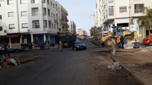 أكادير و بالصور : تحرير الملك العمومي من الباعة الجائلين بالحي المحمدي.