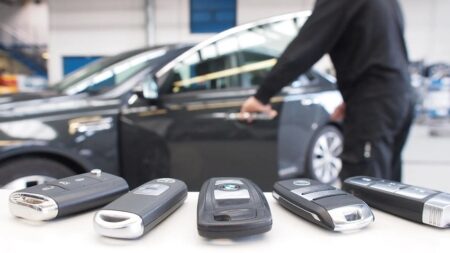 الإطاحة بشبكة إجرامية متخصصة في السرقة الدولية للسيارات من أوروبا