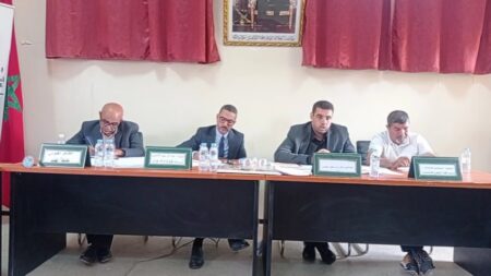 إقليم تزنيت: صراع جديد في جماعة وجان.. رفض إدراج ملتمس استقالة الرئيس يثير الجدل بين أعضاء المجلس.