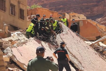 ساكنة دواوير طاطا تطالب بتسريع فك العزلة بعد الفيضانات المدمرة.